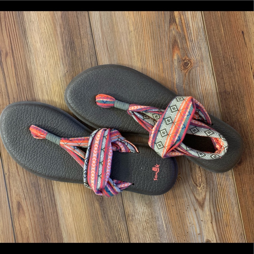Sanuk Flip Flops